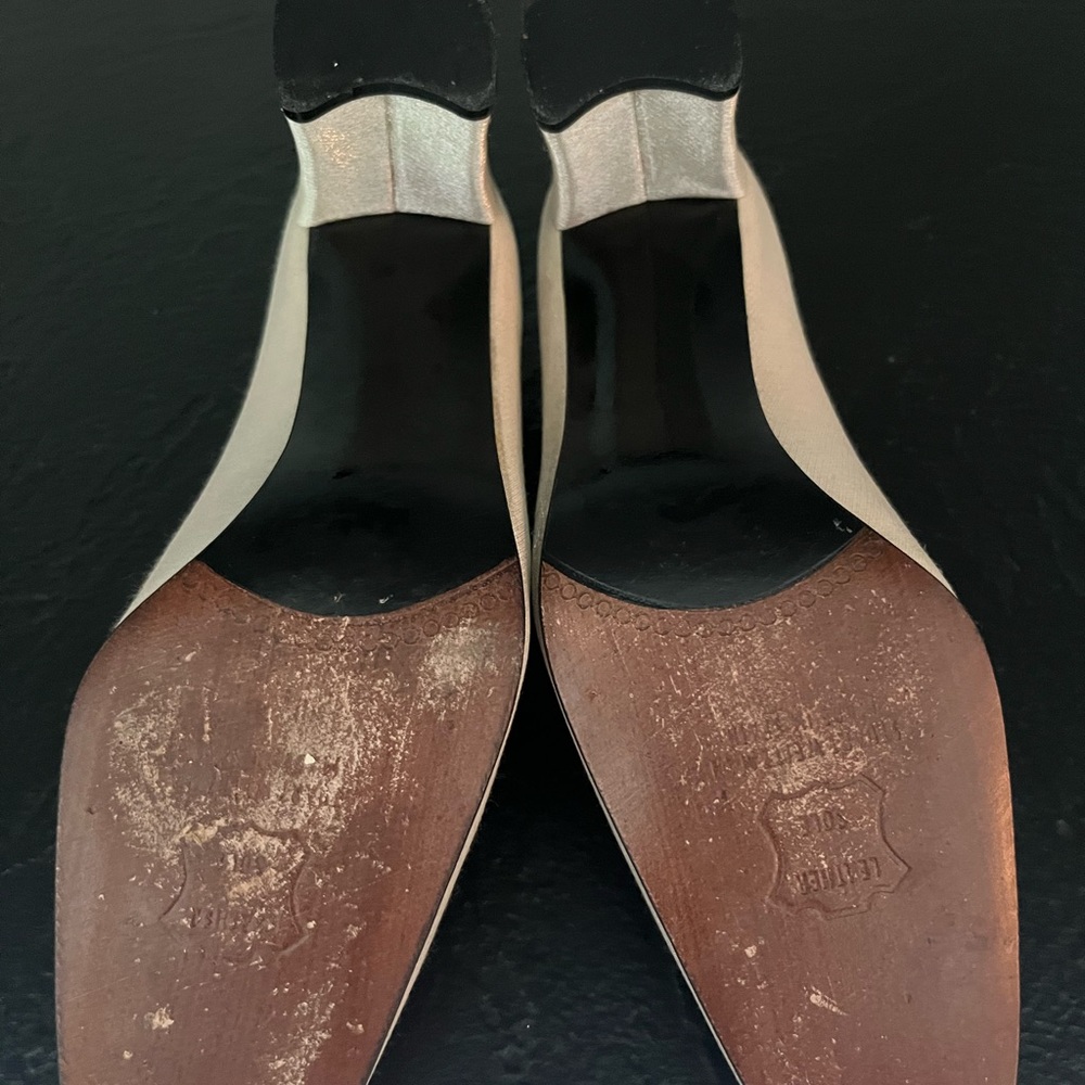 Stuart Weizmann Cream Pumps Size 4m - image 6